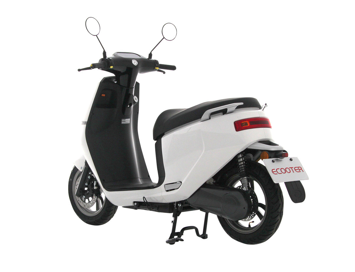 Ecooter E2 elektrische scooter. 25 of 45km/u zwart