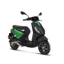 Piaggio 1 elektrische scooter. zwart groen