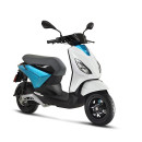 Piaggio 1 elektrische scooter. wit blauw